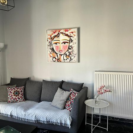 Beautiful Apartment Next To Metro Station Афины Экстерьер фото