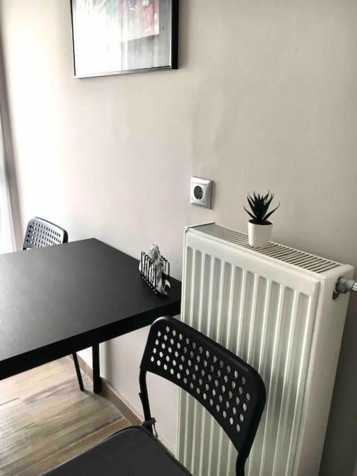 Beautiful Apartment Next To Metro Station Афины Экстерьер фото