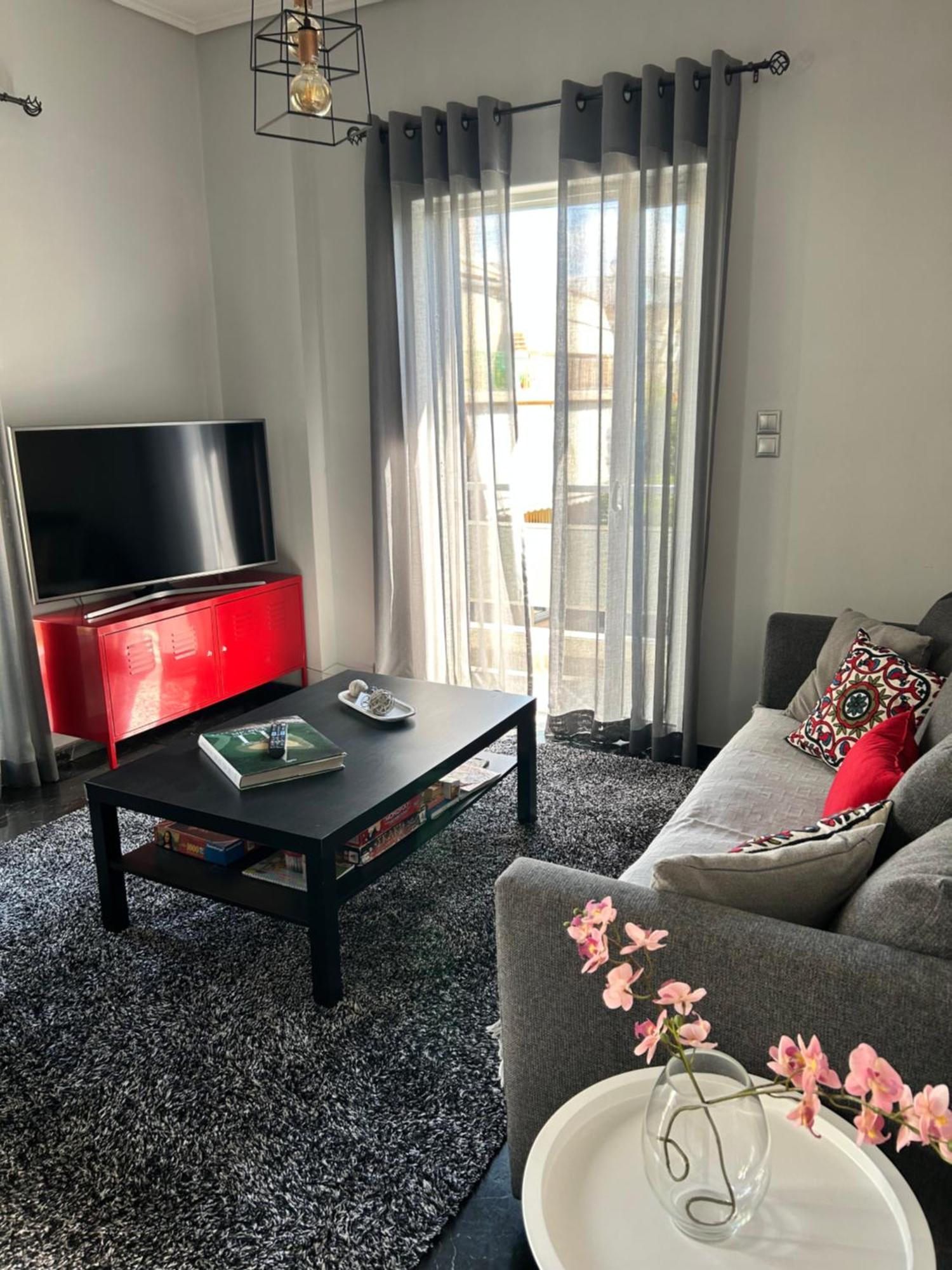 Beautiful Apartment Next To Metro Station Афины Экстерьер фото