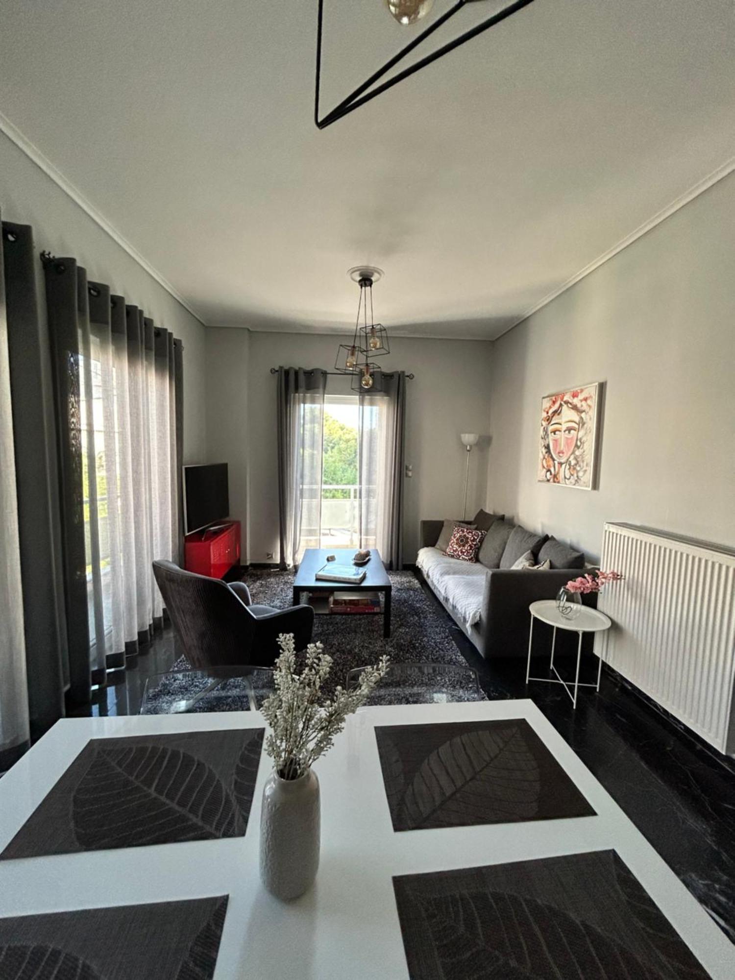 Beautiful Apartment Next To Metro Station Афины Экстерьер фото