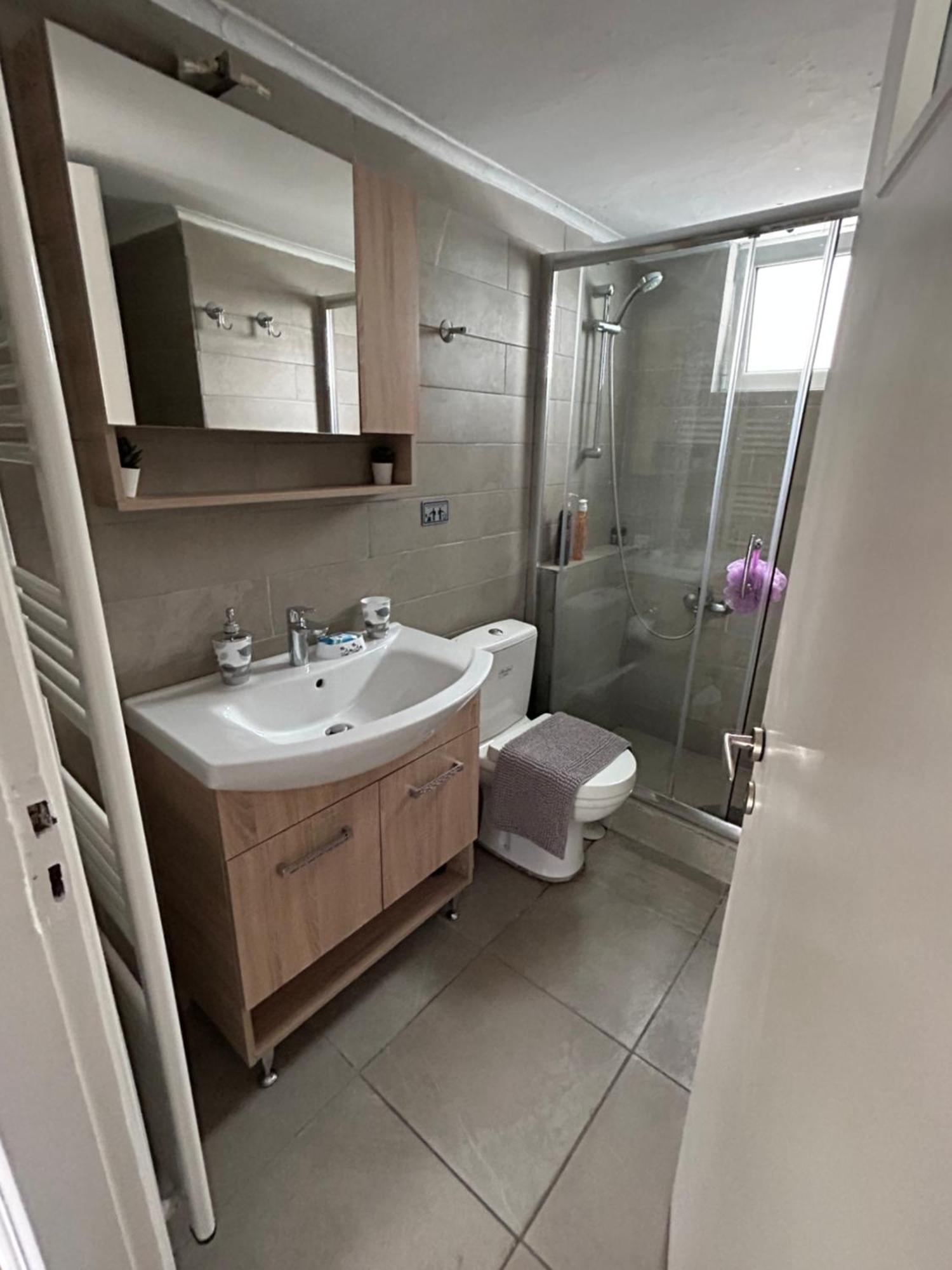 Beautiful Apartment Next To Metro Station Афины Экстерьер фото