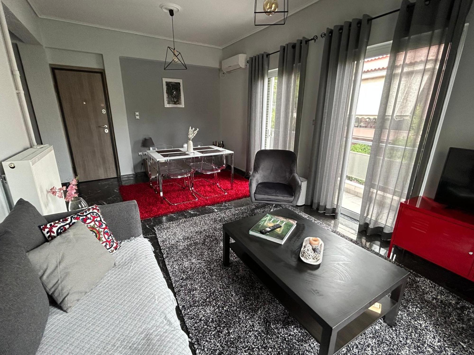 Beautiful Apartment Next To Metro Station Афины Экстерьер фото